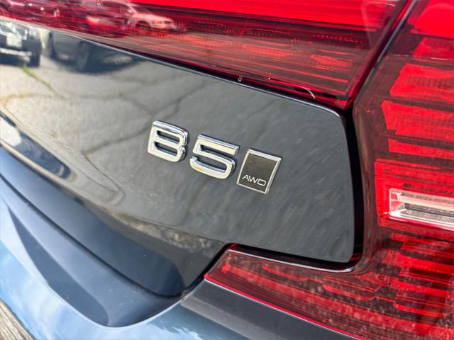 2024 Volvo S60 B5 Plus Dark Theme