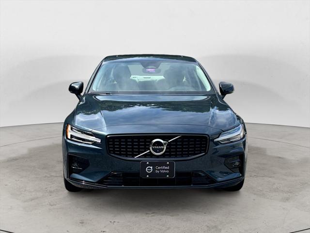 2024 Volvo S60 B5 Plus Dark Theme