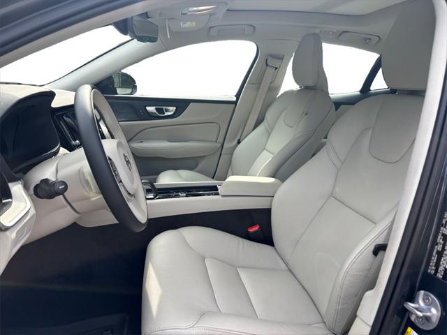 2024 Volvo S60 B5 Plus Dark Theme