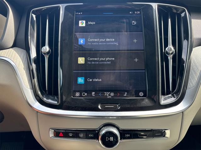 2024 Volvo S60 B5 Plus Dark Theme