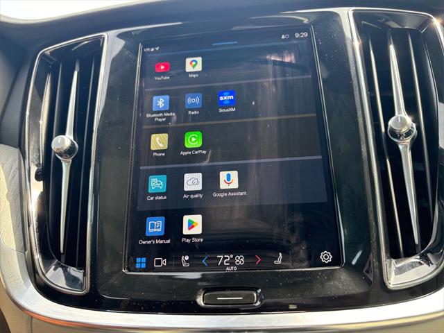 2024 Volvo S60 B5 Plus Dark Theme