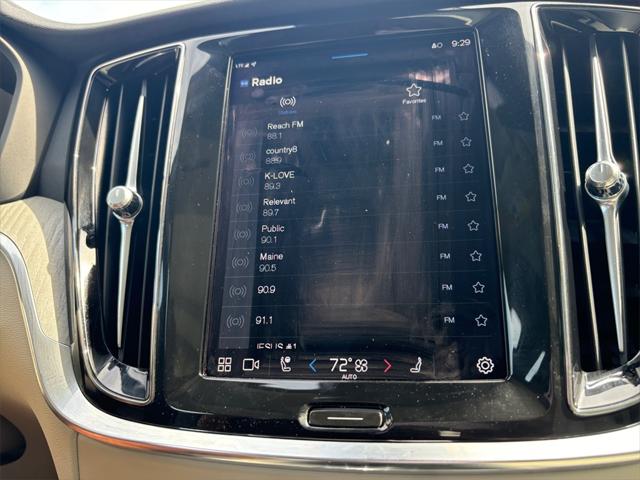 2024 Volvo S60 B5 Plus Dark Theme