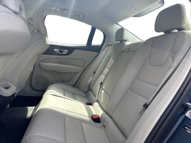 2024 Volvo S60 B5 Plus Dark Theme