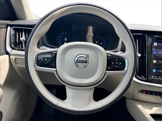 2024 Volvo S60 B5 Plus Dark Theme