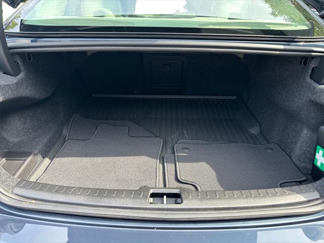 2024 Volvo S60 B5 Plus Dark Theme