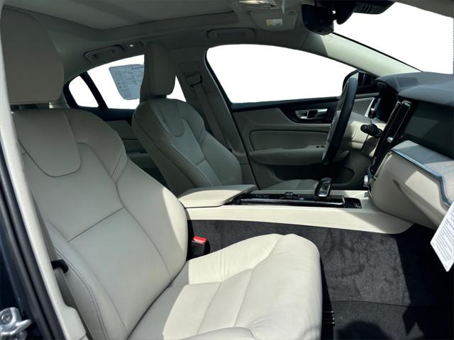 2024 Volvo S60 B5 Plus Dark Theme