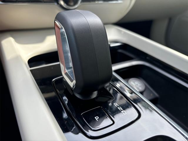 2024 Volvo S60 B5 Plus Dark Theme