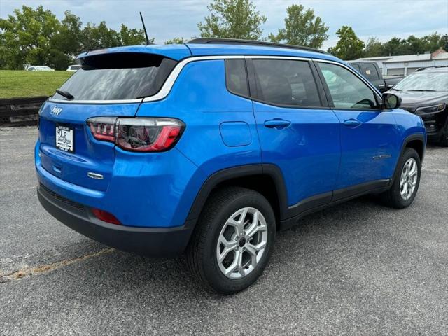 2025 Jeep Compass COMPASS LATITUDE 4X4