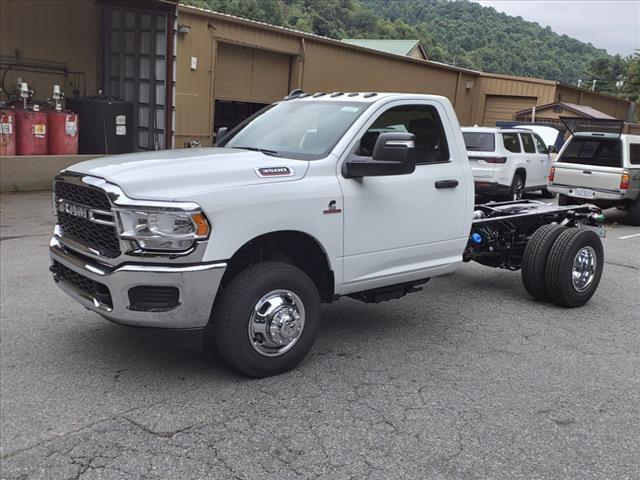 2024 RAM Ram 3500 Chassis Cab RAM 3500 TRADESMAN CHASSIS REGULAR CAB 4X4 60 CA