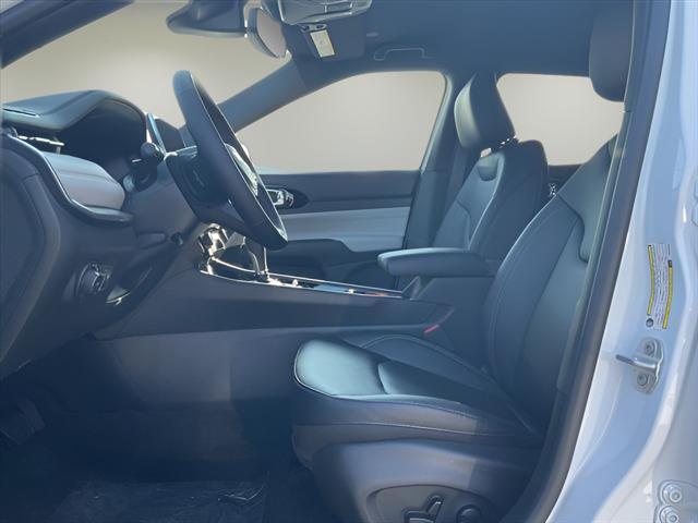 2025 Jeep Compass COMPASS LIMITED 4X4