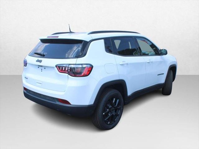 2025 Jeep Compass COMPASS LATITUDE 4X4