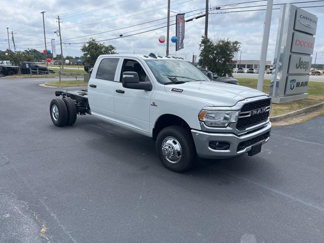 2024 RAM Ram 3500 Chassis Cab RAM 3500 TRADESMAN CREW CAB CHASSIS 4X4 60 CA