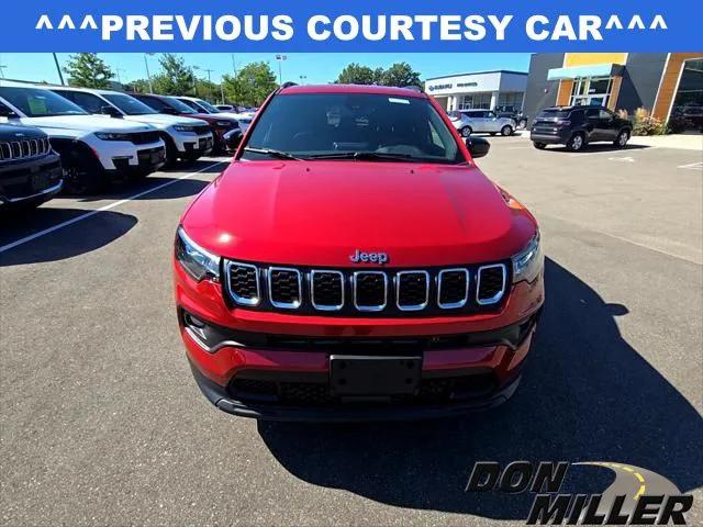 2025 Jeep Compass COMPASS LATITUDE 4X4