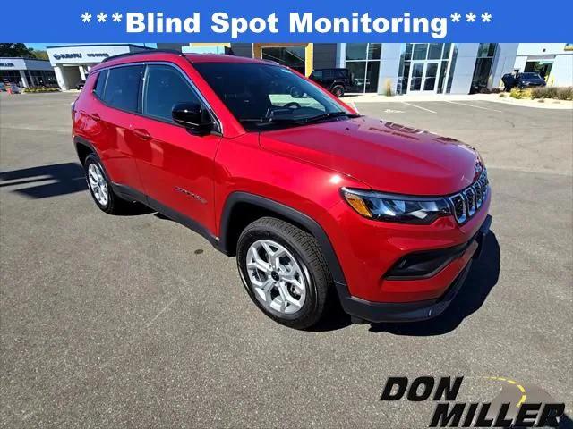 2025 Jeep Compass COMPASS LATITUDE 4X4