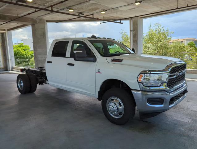 2024 RAM Ram 3500 Chassis Cab RAM 3500 TRADESMAN CREW CAB CHASSIS 4X4 60 CA