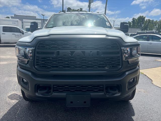 2024 RAM Ram 5500 Chassis Cab RAM 5500 TRADESMAN CHASSIS CREW CAB 4X4 84 CA