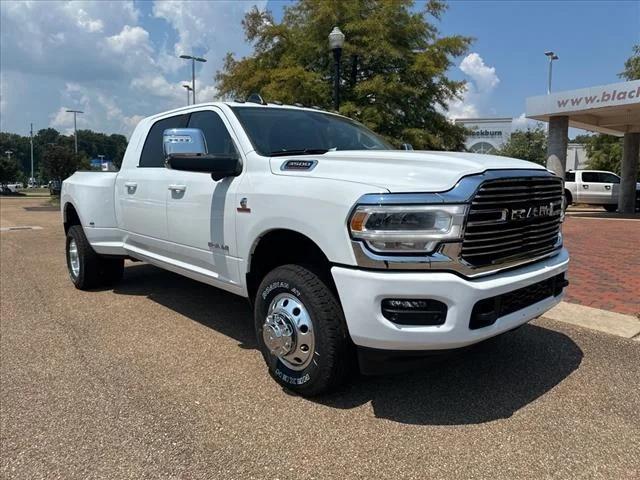 2024 RAM Ram 3500 RAM 3500 LARAMIE MEGA CAB 4X4 64 BOX