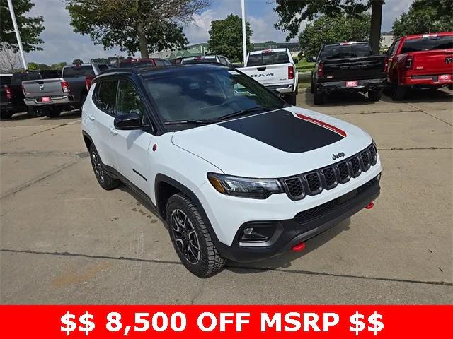 2025 Jeep Compass COMPASS TRAILHAWK 4X4
