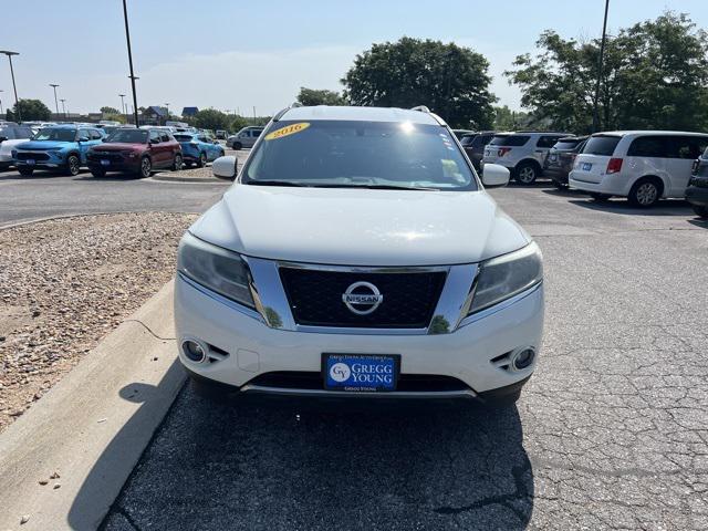 2016 Nissan Pathfinder SL