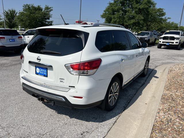 2016 Nissan Pathfinder SL