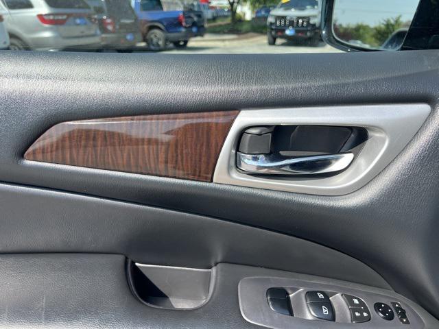 2016 Nissan Pathfinder SL