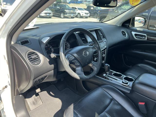 2016 Nissan Pathfinder SL
