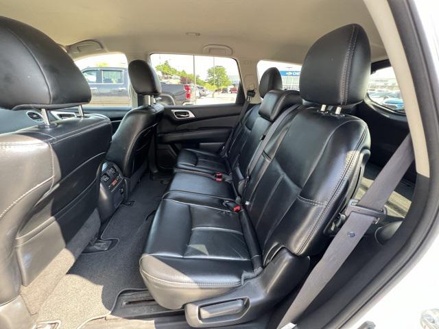 2016 Nissan Pathfinder SL