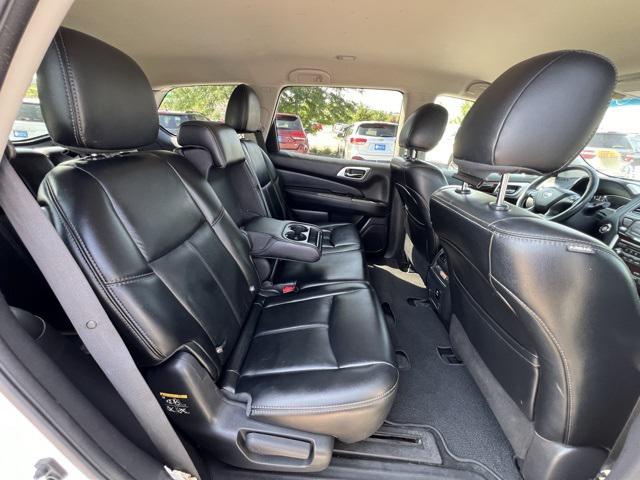 2016 Nissan Pathfinder SL