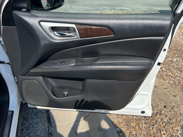 2016 Nissan Pathfinder SL