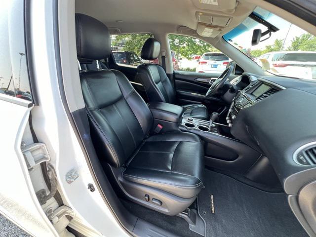 2016 Nissan Pathfinder SL