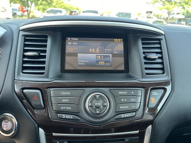 2016 Nissan Pathfinder SL