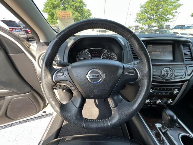 2016 Nissan Pathfinder SL