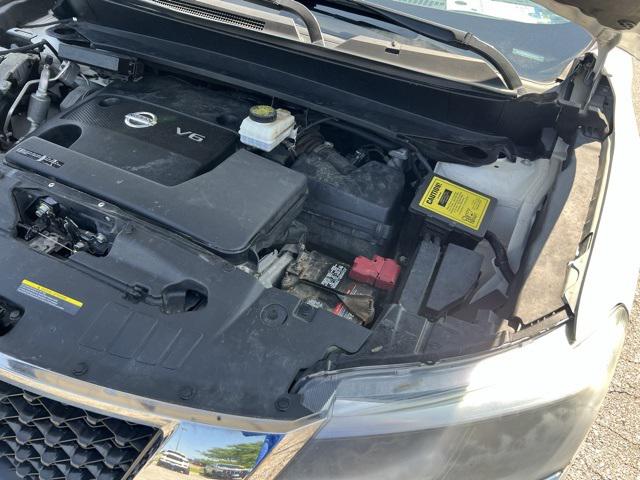 2016 Nissan Pathfinder SL
