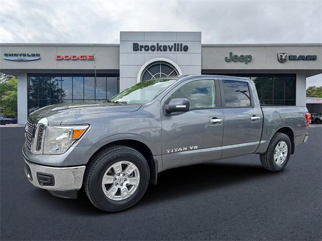 2018 Nissan TITAN SV