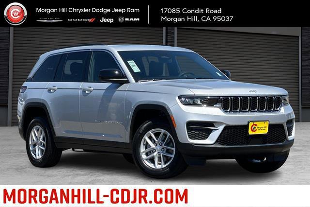 2024 Jeep Grand Cherokee GRAND CHEROKEE LAREDO X 4X4