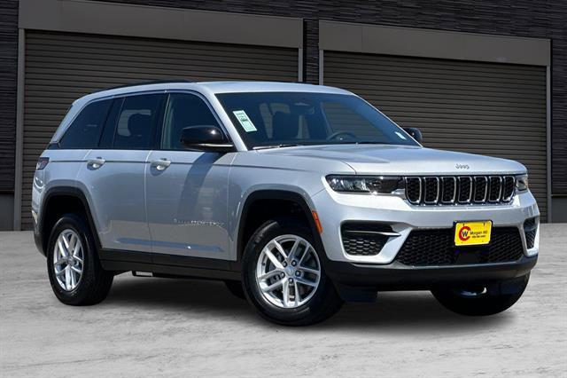 2024 Jeep Grand Cherokee GRAND CHEROKEE LAREDO X 4X4
