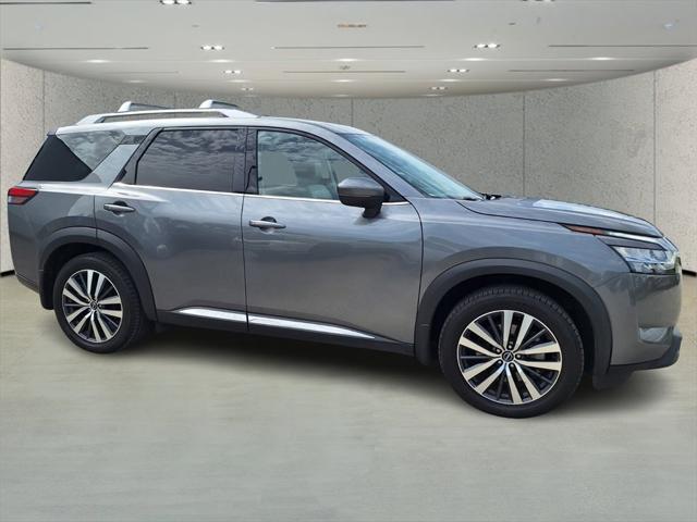 2022 Nissan Pathfinder Platinum 2WD