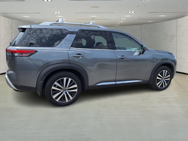 2022 Nissan Pathfinder Platinum 2WD