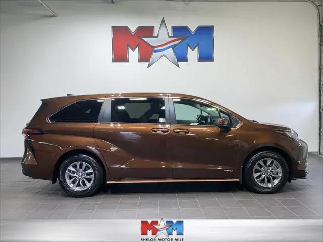 2021 Toyota Sienna LE for sale in Christiansburg, VA