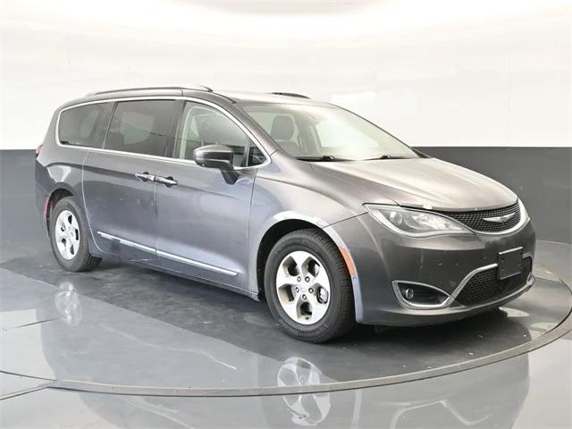 2017 Chrysler Pacifica Touring-L Plus