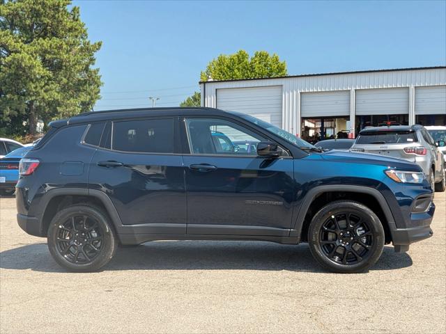 2024 Jeep Compass COMPASS LATITUDE 4X4