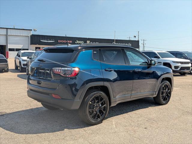 2024 Jeep Compass COMPASS LATITUDE 4X4