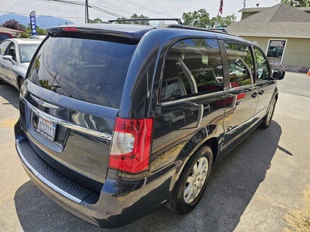 2014 Chrysler Town & Country Touring