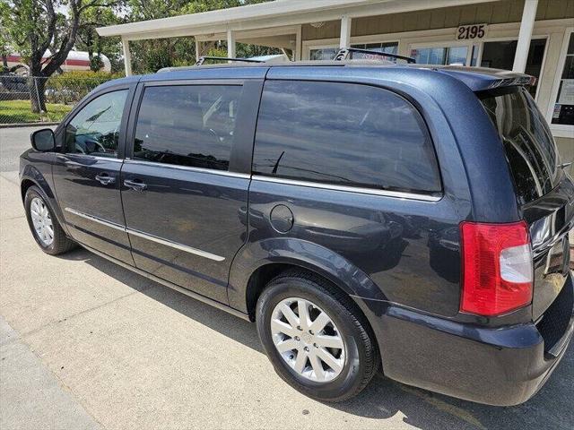 2014 Chrysler Town & Country Touring