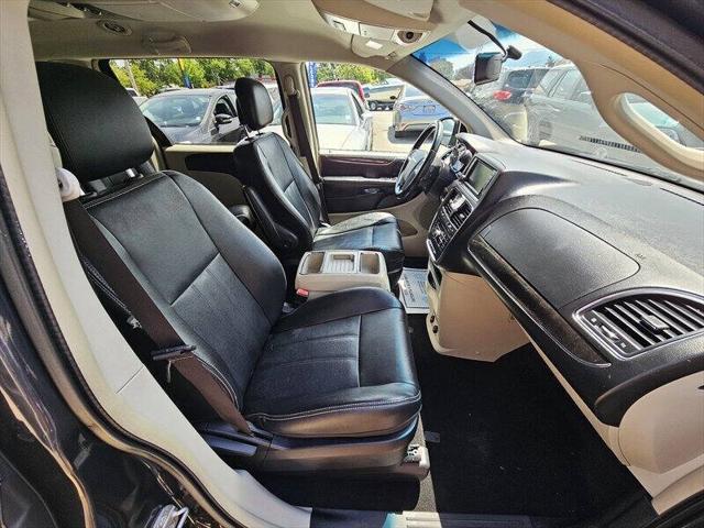 2014 Chrysler Town & Country Touring