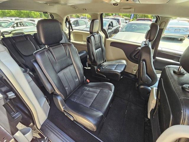 2014 Chrysler Town & Country Touring
