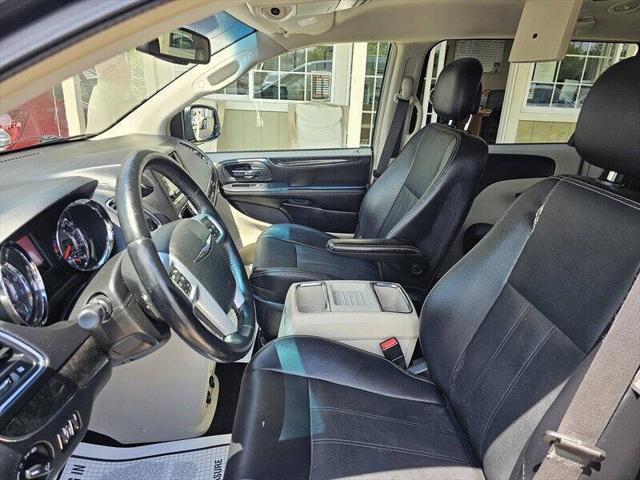 2014 Chrysler Town & Country Touring