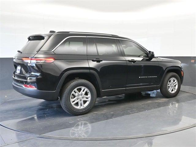 2023 Jeep Grand Cherokee Laredo 4x2