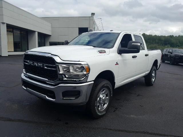 2023 RAM 2500 Tradesman Crew Cab 4x4 64 Box