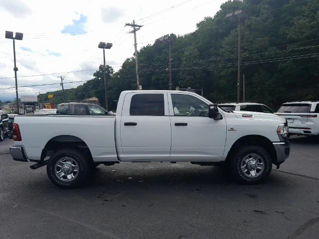 2023 RAM 2500 Tradesman Crew Cab 4x4 64 Box